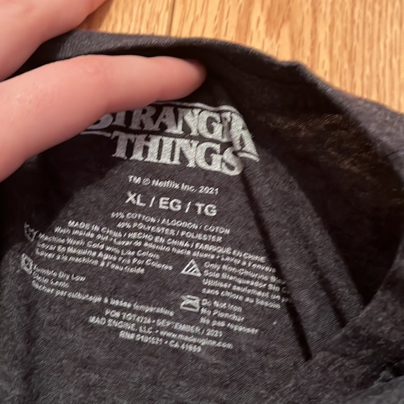 Stranger things tee shirt - Picture 2 of 5